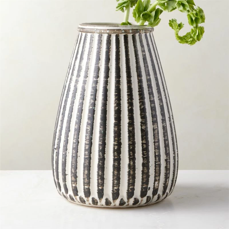 Justina Ribbed White Vase – Modern Home Accessory for Stylish Decor - Image 2